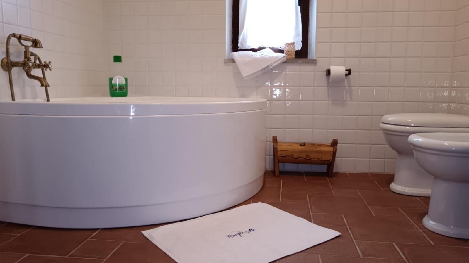 Bed And Breakfast Margherita & Home Restaurant Gerano Exteriör bild